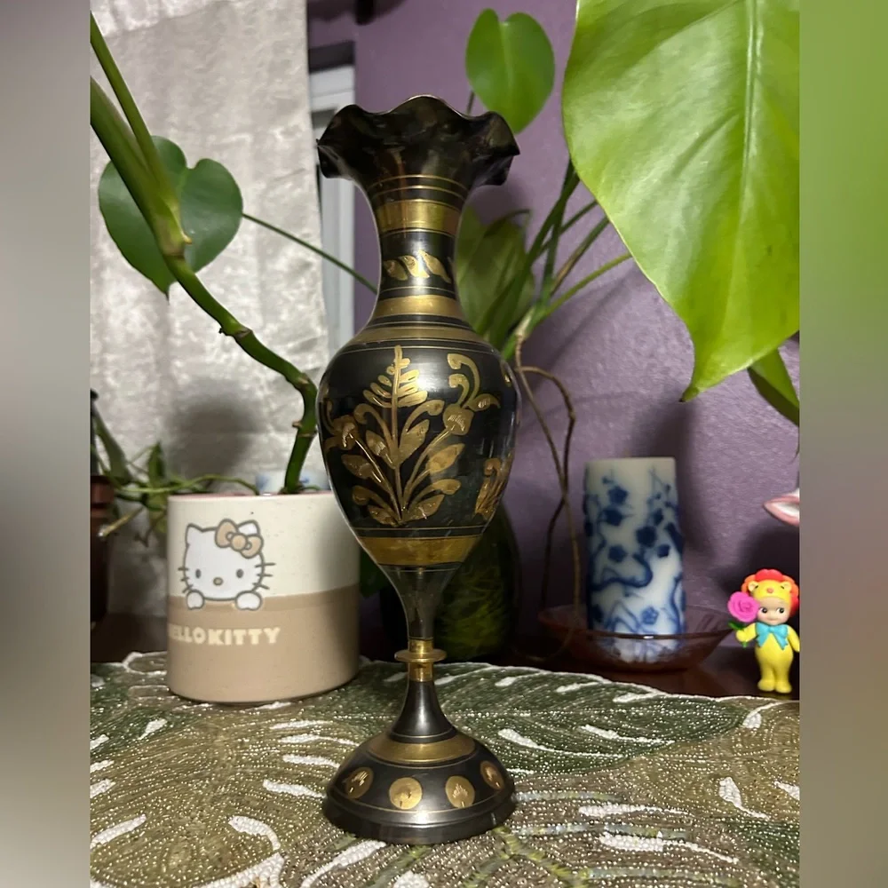 Vintage Collectible Indian‎ Brass Engraved Floral Vase 11.5 tall black whimsy